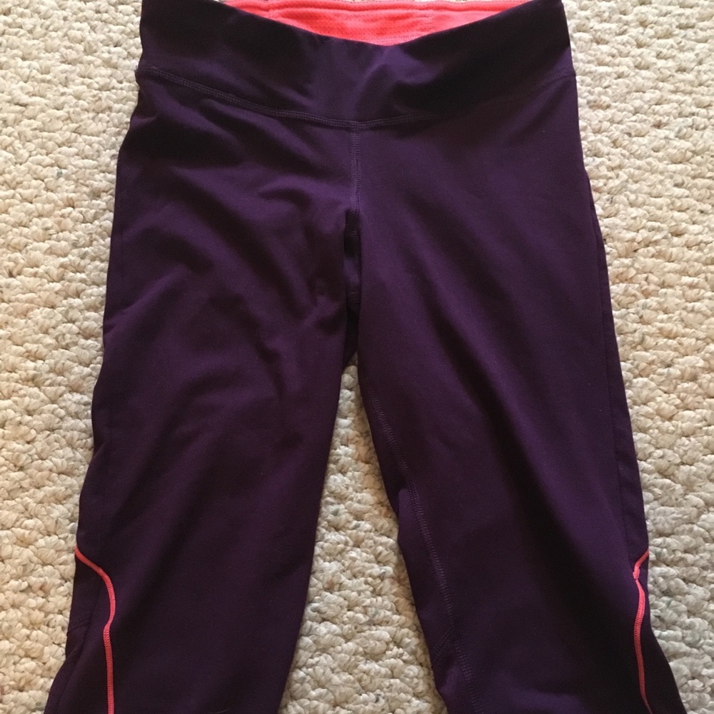 Champion Purple Capri Athletic Leggings with Hidden Pocket Drawstring Size Small